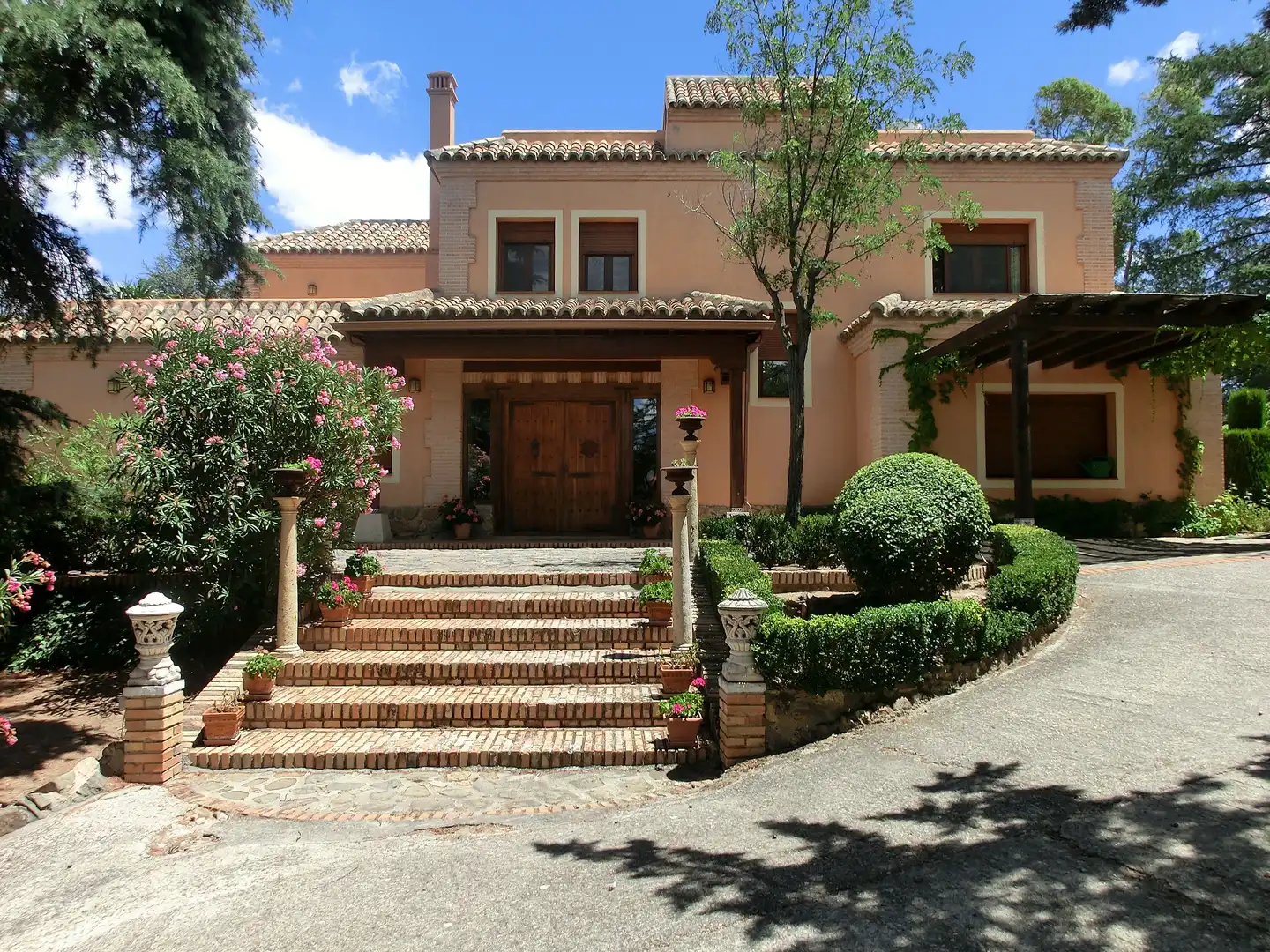 Vista exterior de Casa o xalet en venda en Toledo amb Aire condicionat, Calefacció i Jardí privat