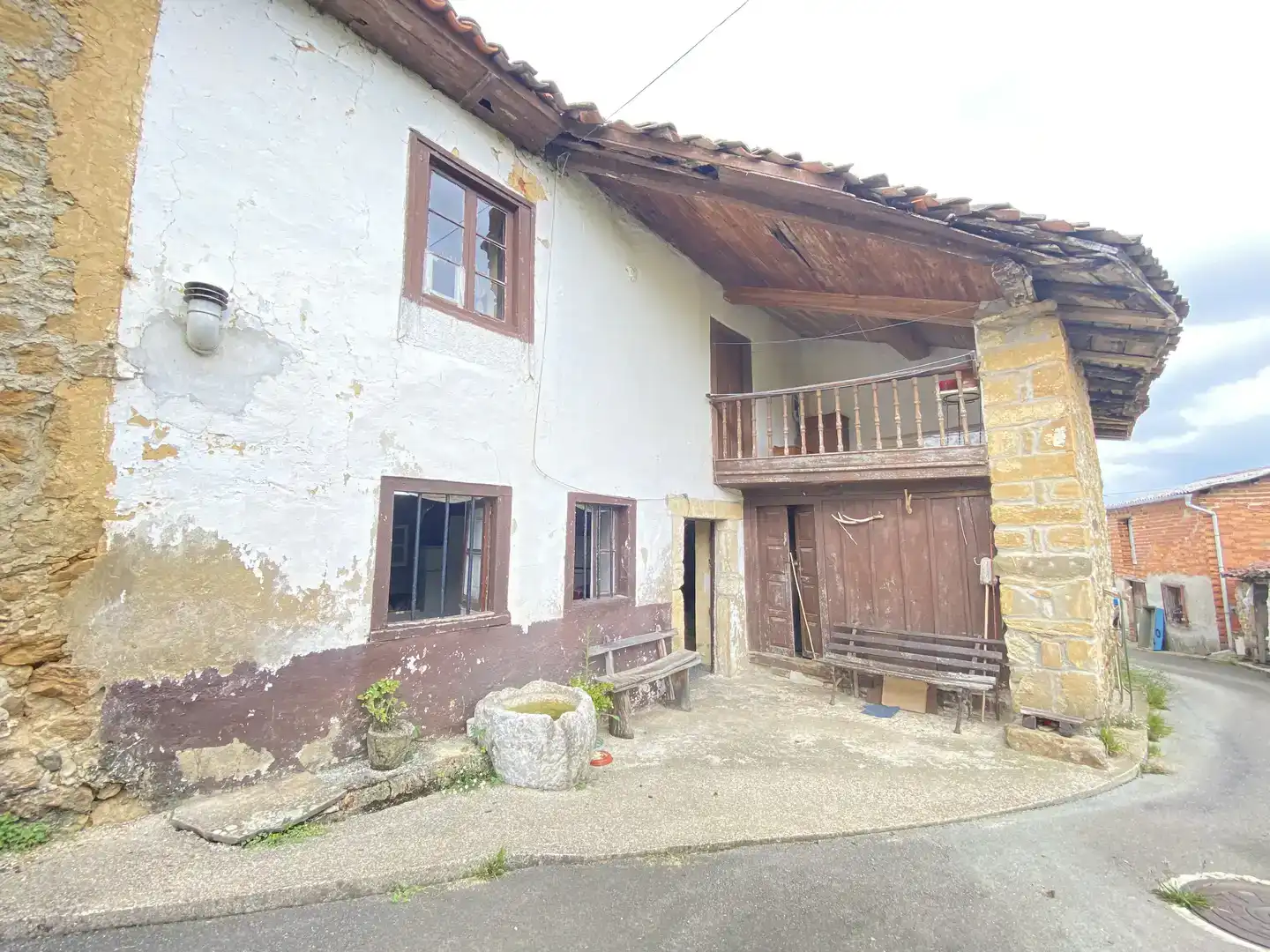 Vista exterior de Piso en venta en Piloña con Jardín privado, Trastero y Balcón