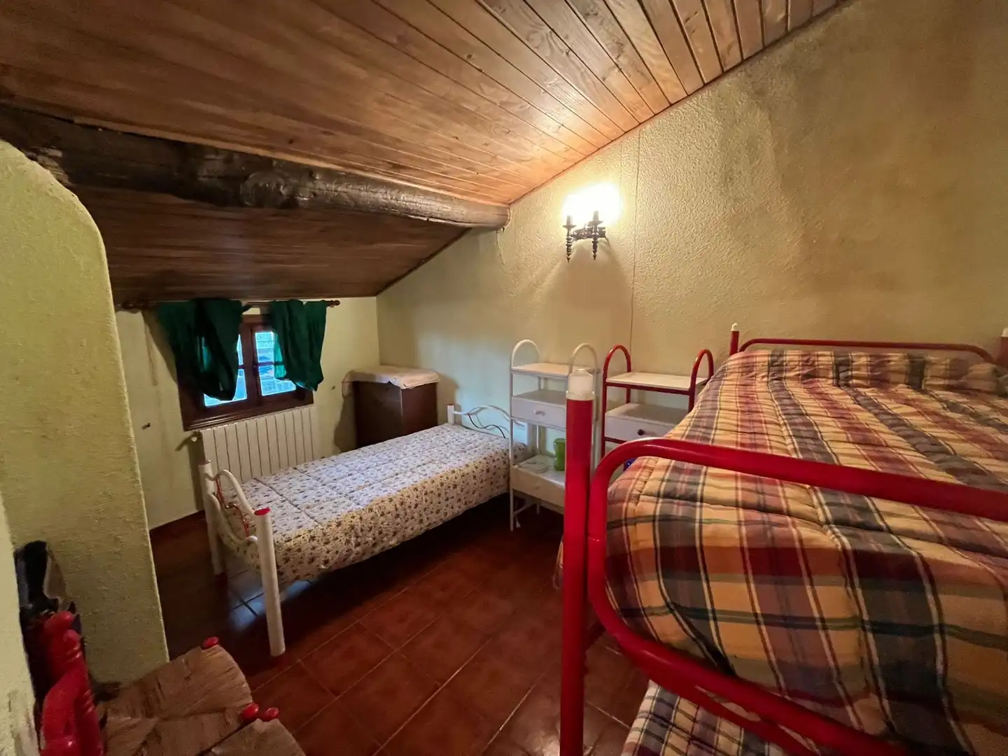 Habitación de Finca rústica en venta en Cañamero con Calefacción y Jardín privado