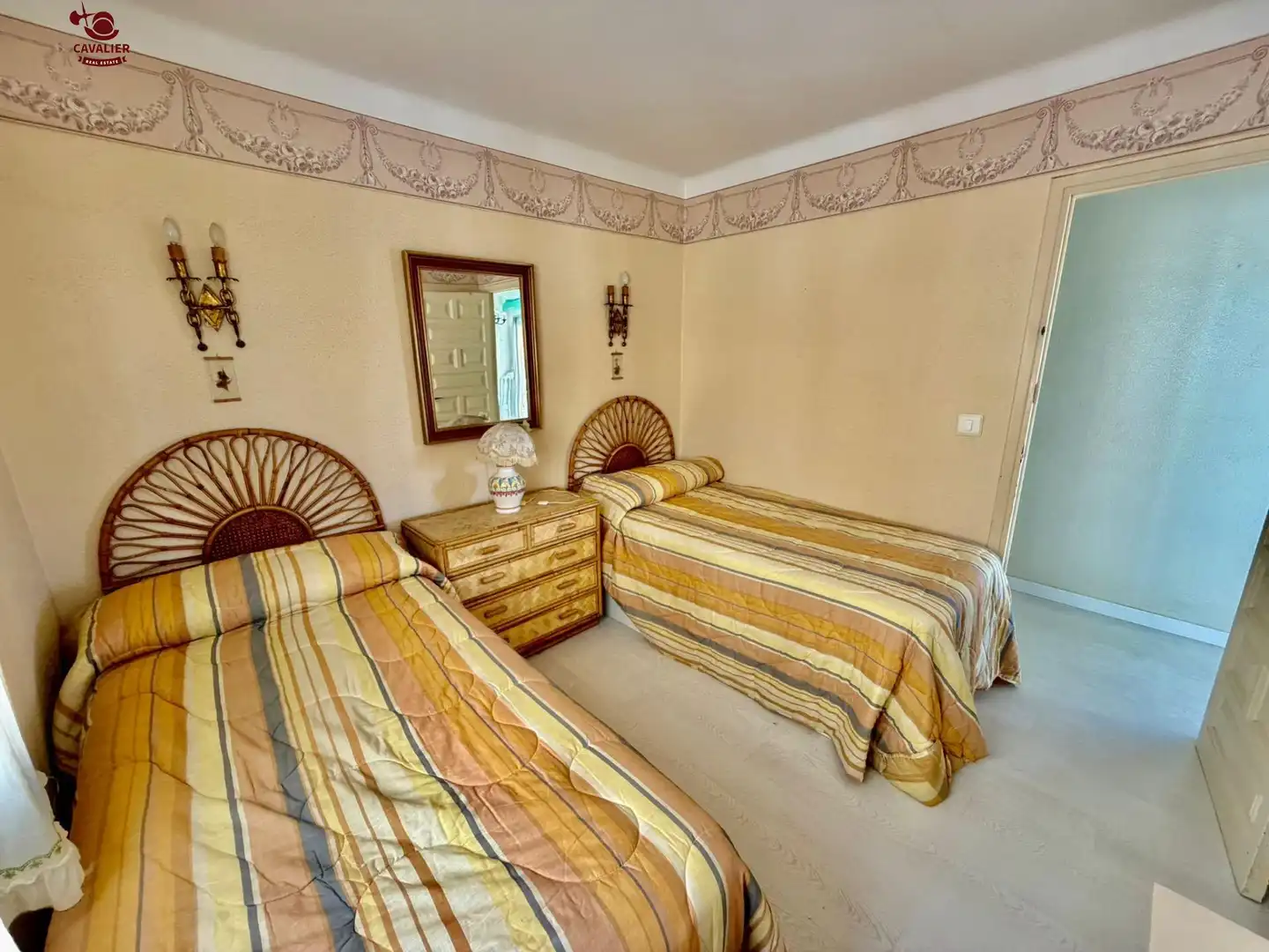 Habitación de Piso de alquiler en Vélez-Málaga con Aire acondicionado, Jardín privado y Terraza