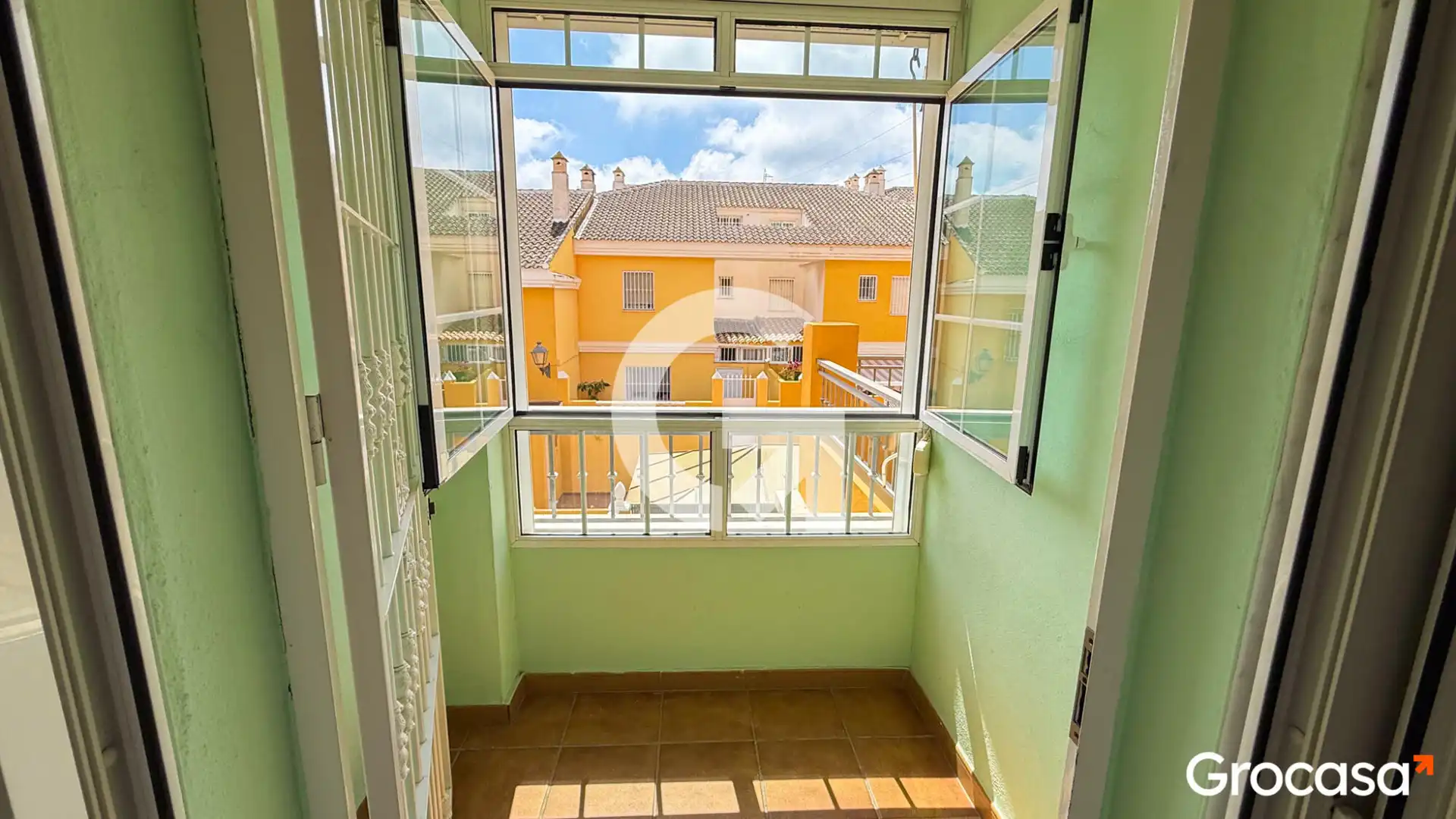 Terrassa de Casa adosada en venda en Vélez-Málaga amb Aire condicionat, Calefacció i Jardí privat