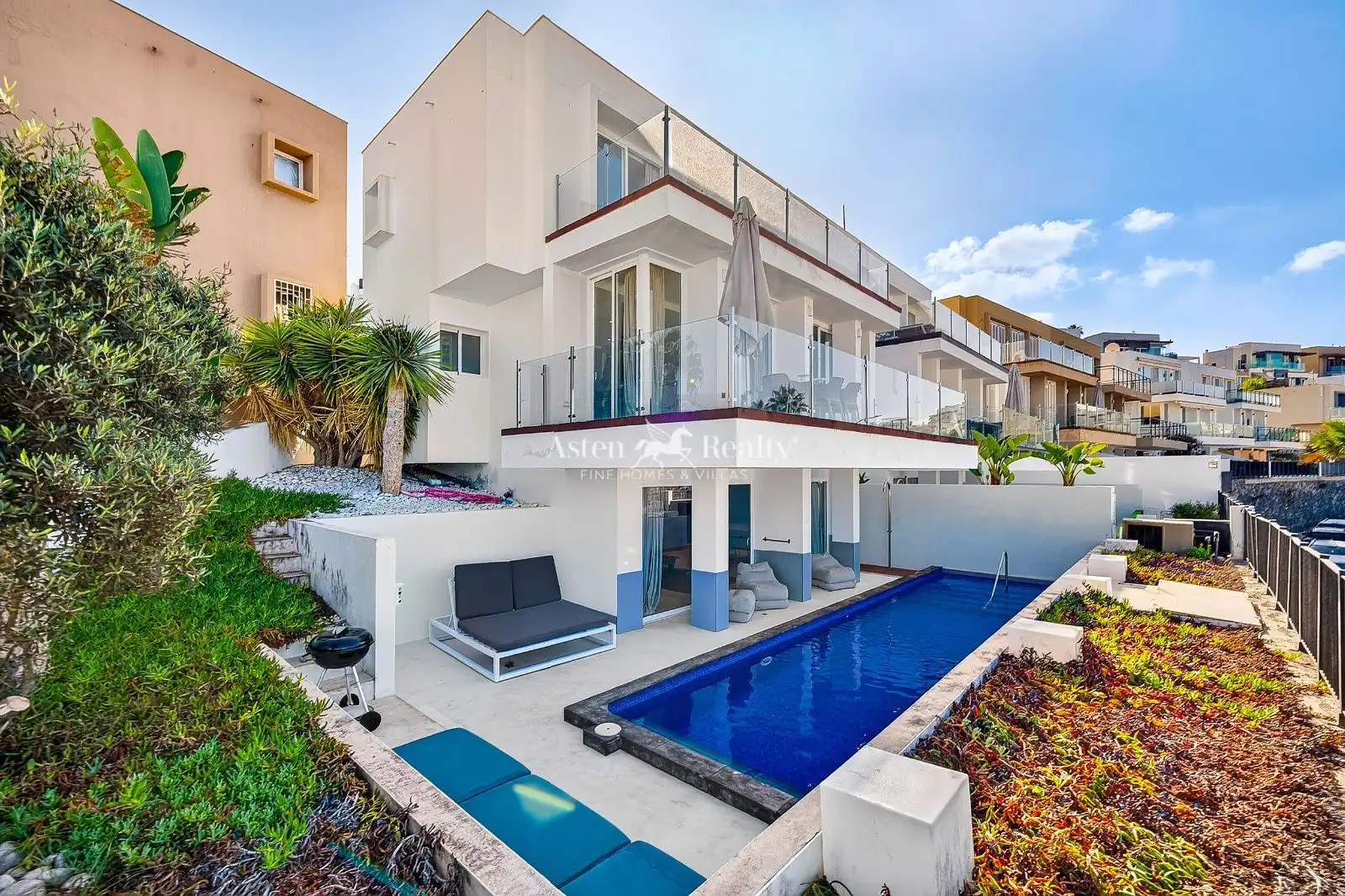 House with pool for sale in Noruega 2, imagen 2