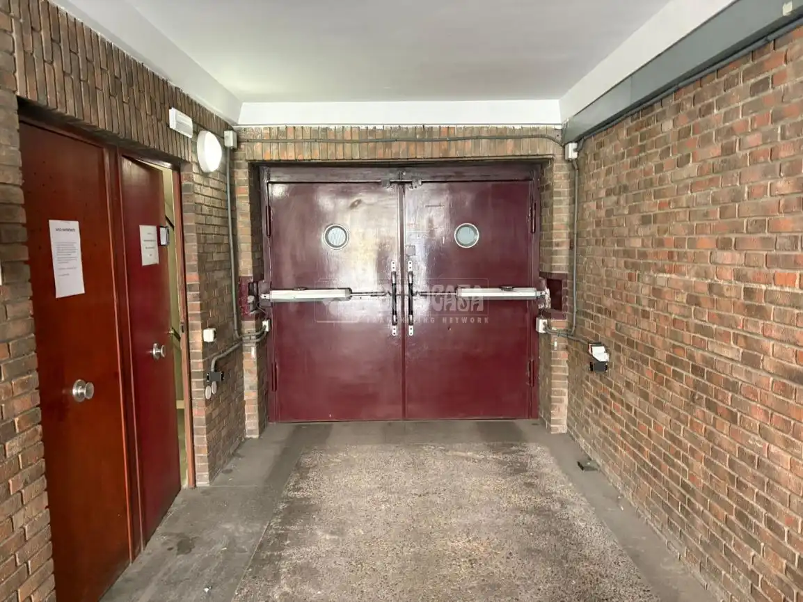 Garage for sale in Madrid