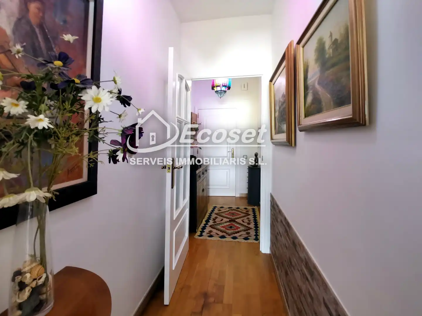 Maisonette zum Verkauf in Cornellà de Llobregat mit Klimaanlage, Parkett und Terrasse