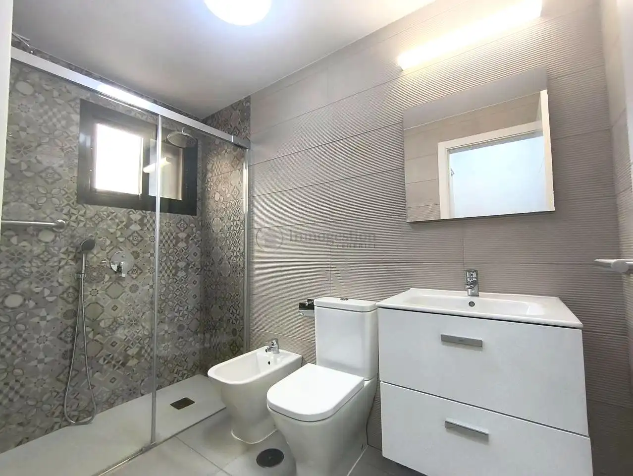 Baño de Apartamento de alquiler en Arona con Aire acondicionado, Terraza y Amueblado