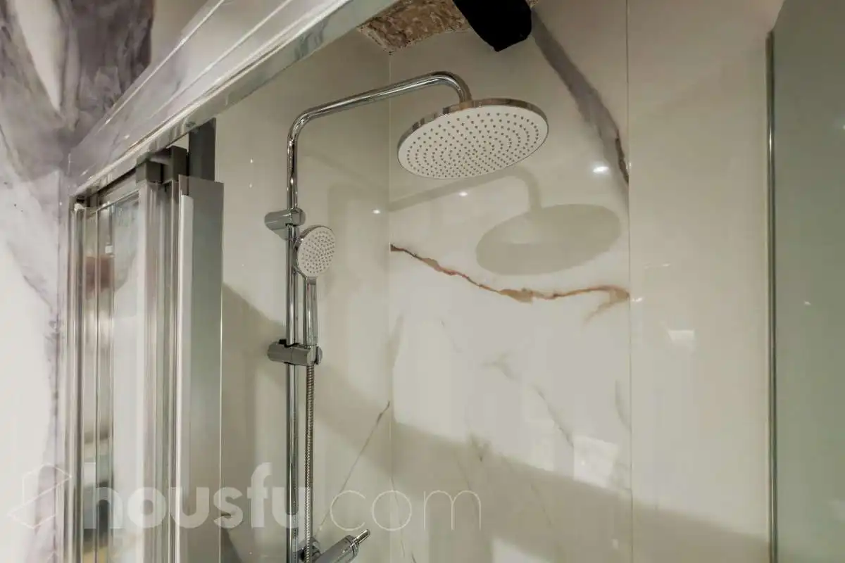 Badezimmer von Erdgeschoss zum Verkauf in Barcelona