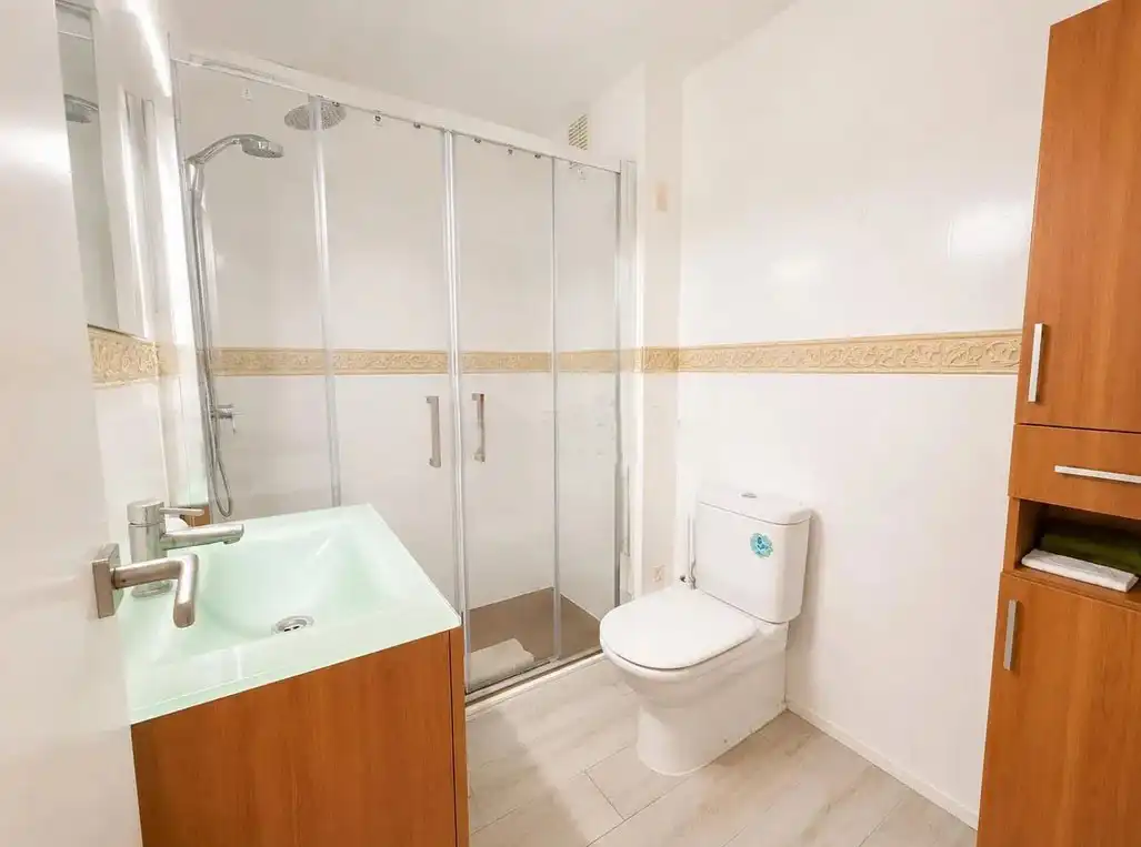 Baño de Piso en venta en Vila-seca con Terraza, Amueblado y Horno