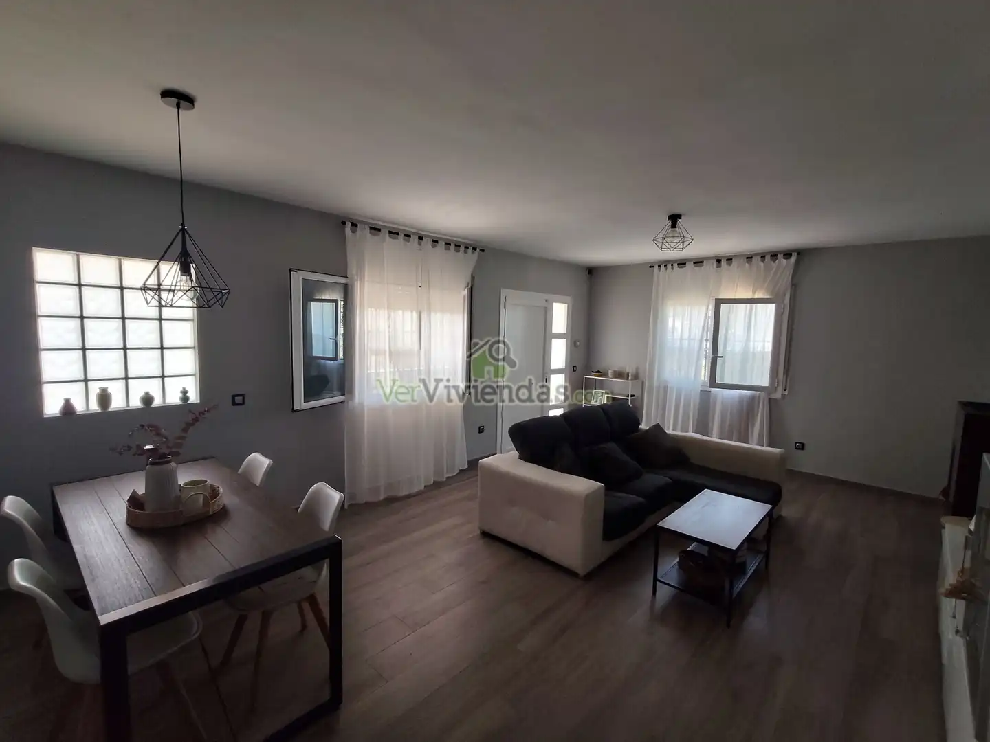 Sala d'estar de Casa o xalet en venda en Vallirana amb Aire condicionat, Calefacció i Jardí privat