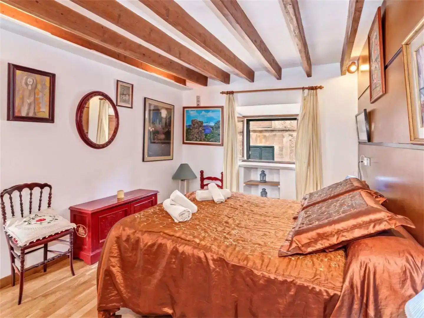 Schlafzimmer von Einfamilien-Reihenhaus zum Verkauf in Pollença mit Klimaanlage