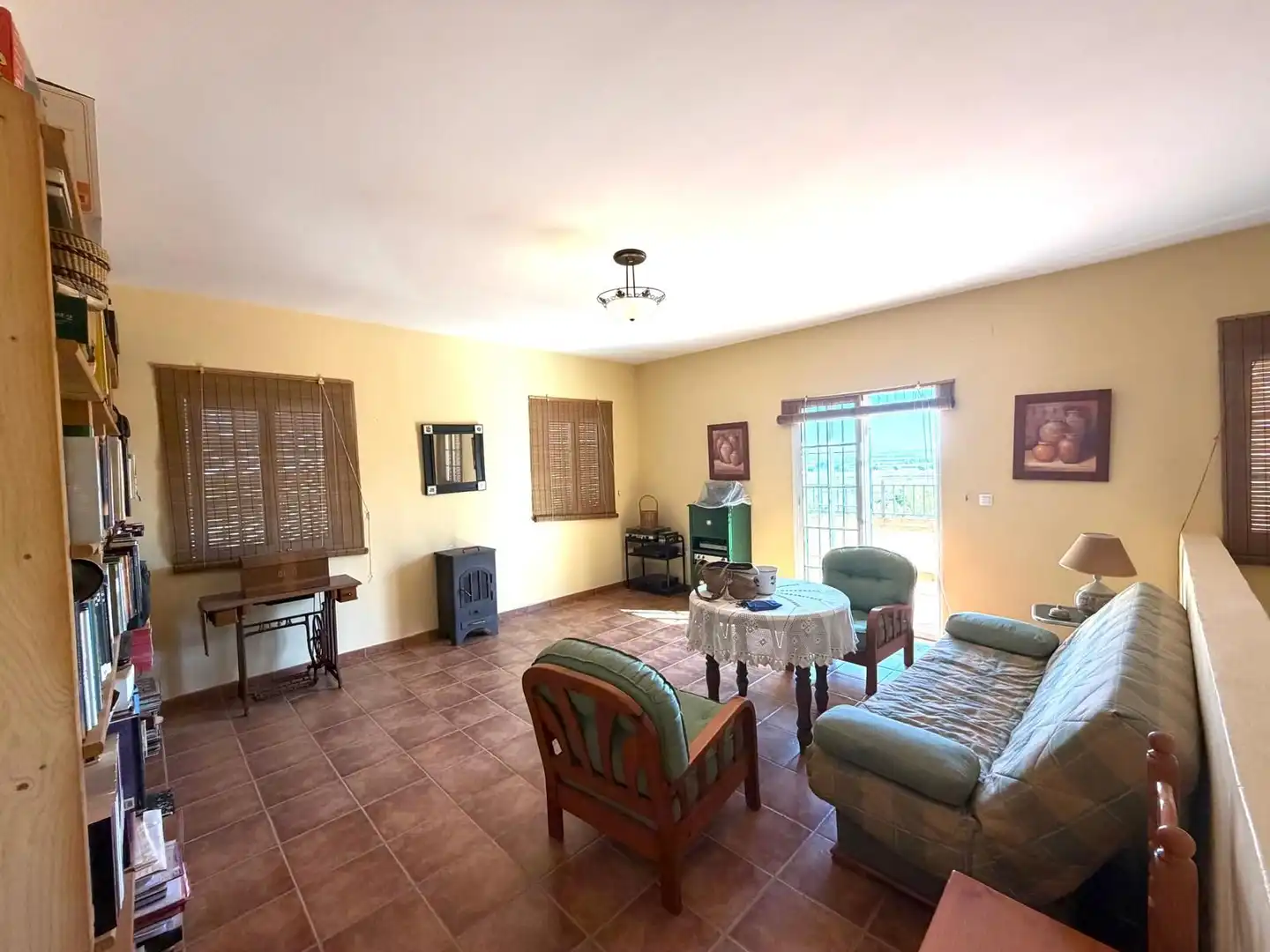 Sala d'estar de Casa o xalet en venda en Antequera amb Jardí privat, Terrassa i Traster