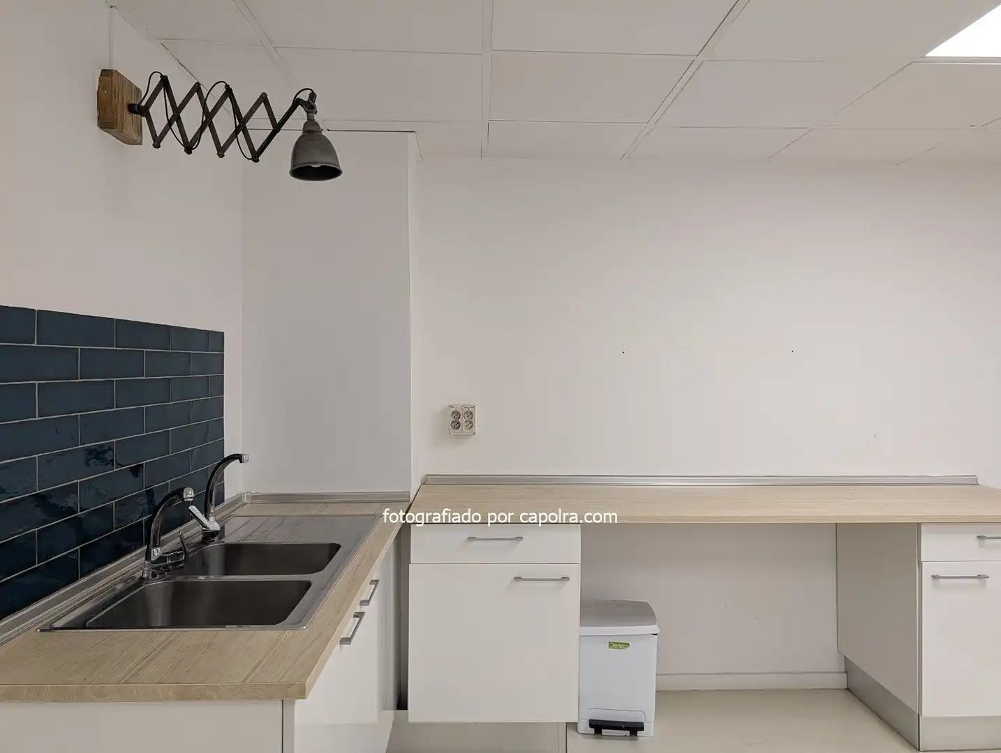 Cocina de Oficina de alquiler en Barcelona con Aire acondicionado y Calefacción
