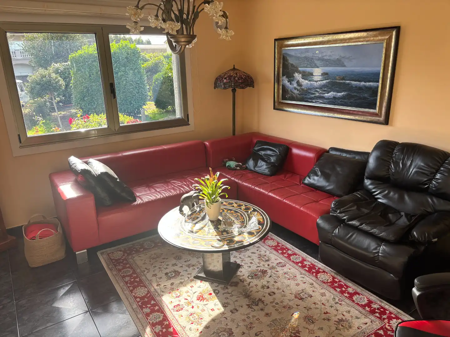 Sala de estar de Casa o chalet en venta en Santiago de Compostela  con Calefacción, Jardín privado y Parquet
