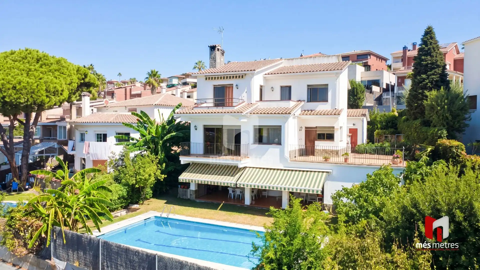 House with pool for sale in Teià
