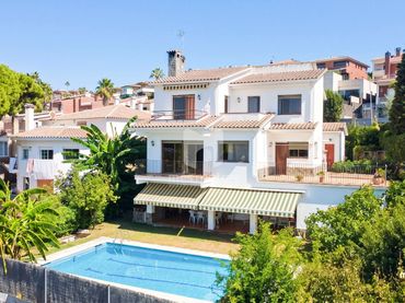 Maison avec piscine à vendre à Teià