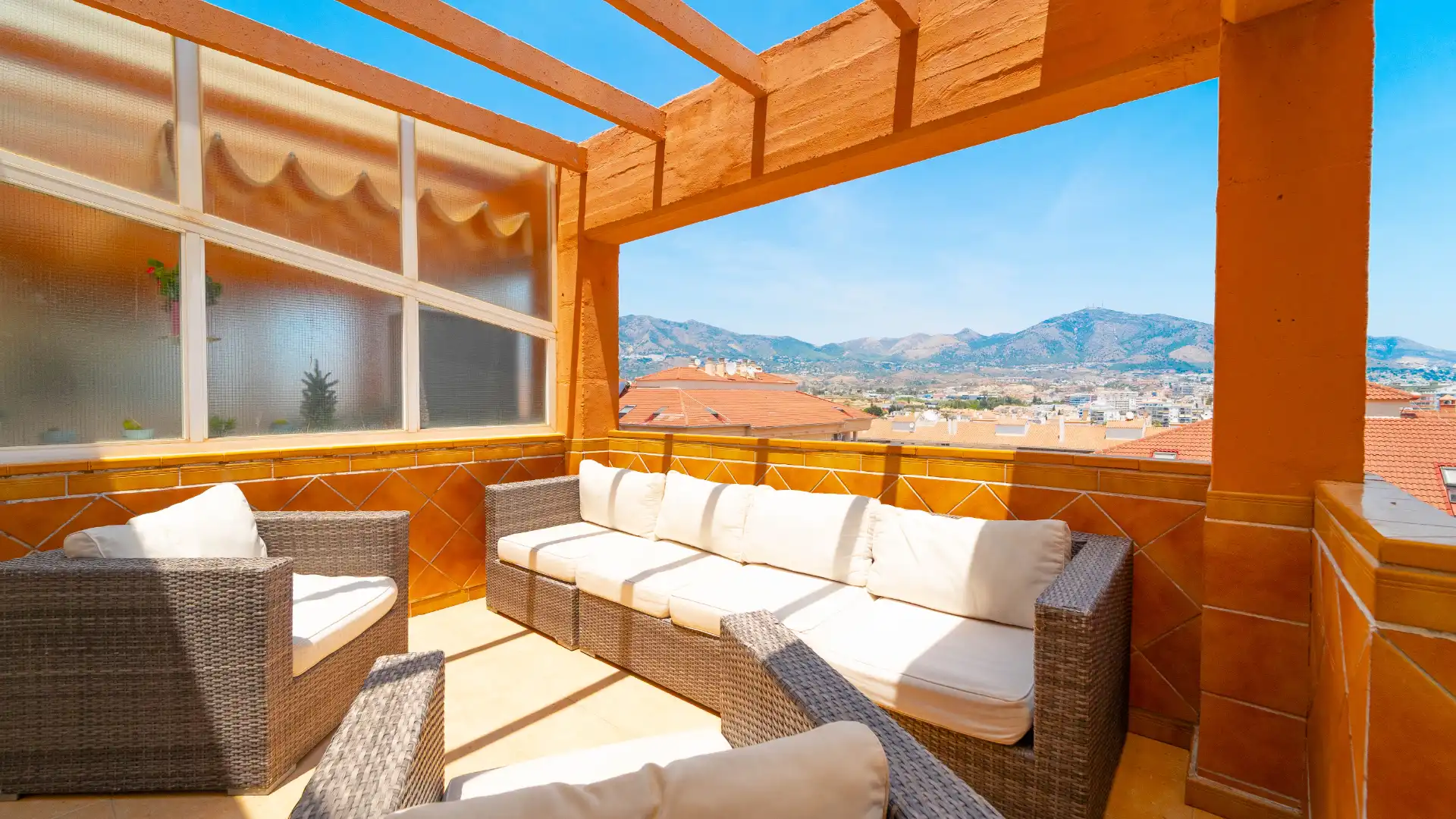 Wohnung mit Terrasse zum Verkauf in Calle Romería del Rocío