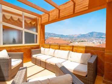 Flat with balcony for sale in Calle Romería del Rocío