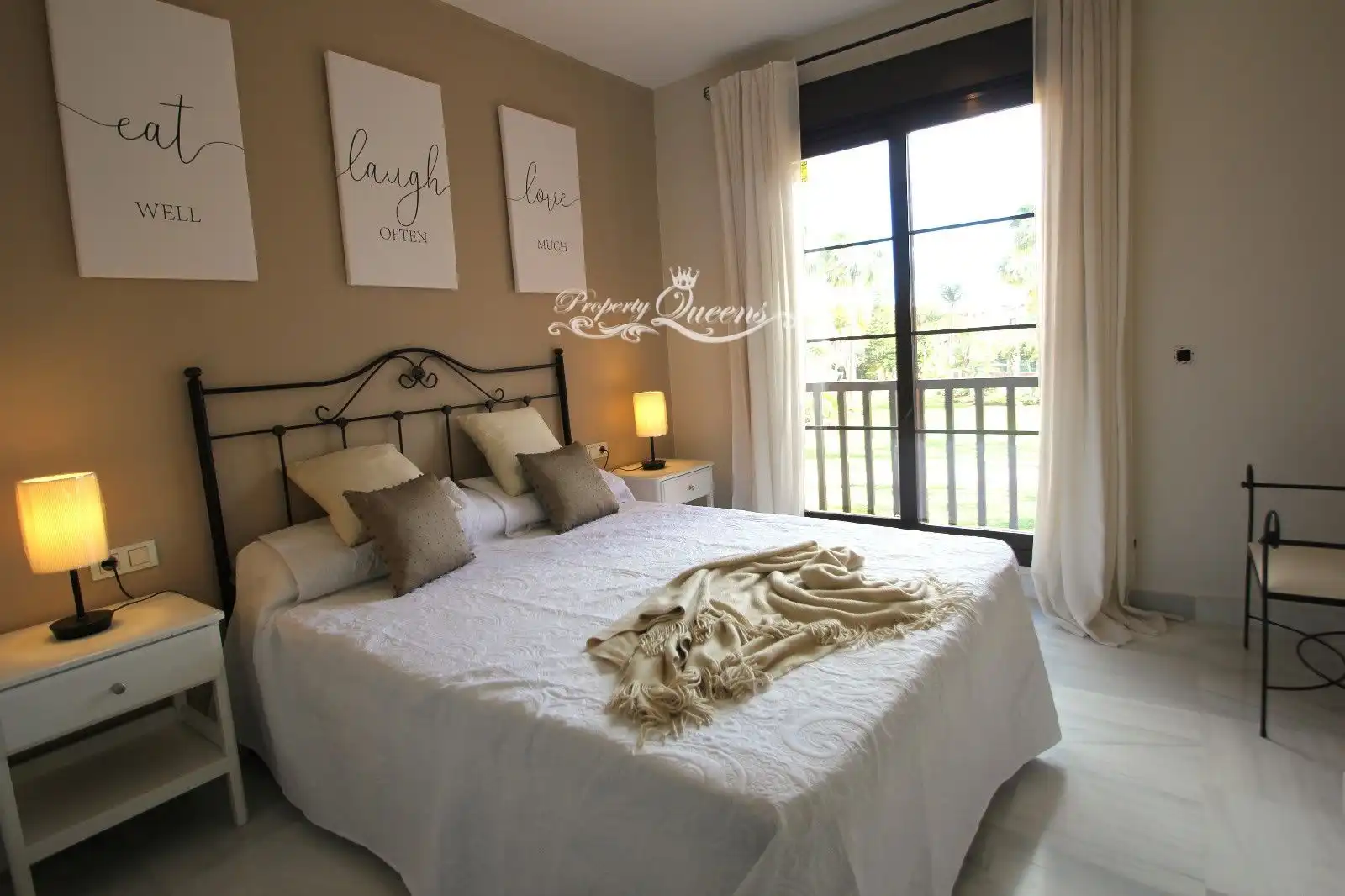 Habitación de Piso de alquiler en Marbella con Aire acondicionado, Terraza y Piscina