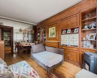 Living room of Flat for sale in L'Hospitalet de Llobregat  with Air Conditioner, Heating and Parquet flooring