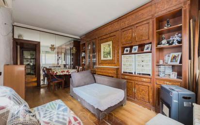 Sala d'estar de Pis en venda en L'Hospitalet de Llobregat amb Aire condicionat, Calefacció i Parquet