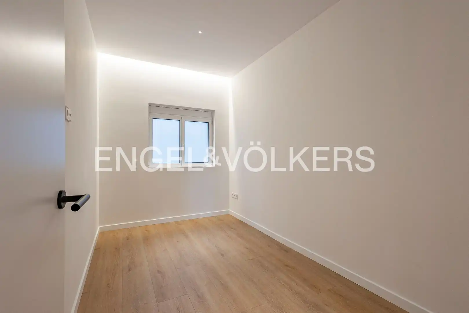Piso en venta en Barcelona con Aire acondicionado, Calefacción y Balcón