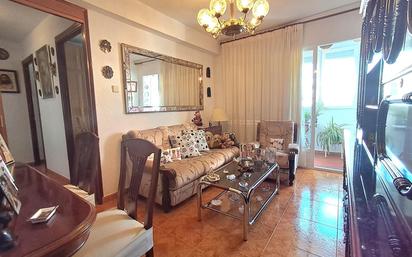 Sala d'estar de Pis en venda en  Madrid Capital amb Calefacció i Terrassa