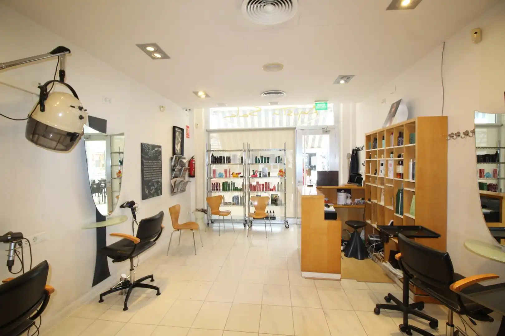 Commercial properties for sale in Alicante / Alacant  with Air Conditioner, Terrace and Furnished