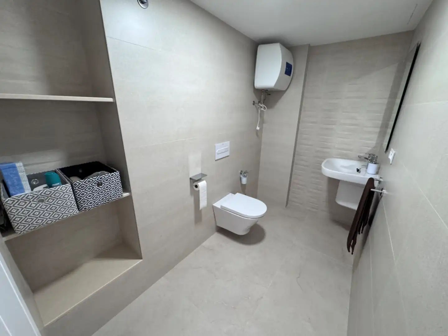 Baño de Local de alquiler en Villena con Aire acondicionado y Calefacción