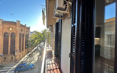 Exterior view of Flat for sale in  Barcelona Capital  with Air Conditioner, Heating and Oven