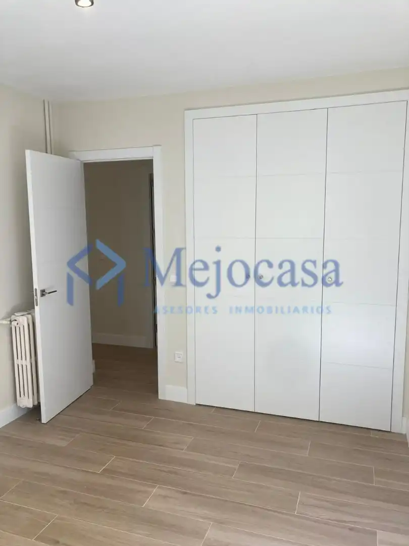 Habitación de Piso en venta en Madrid con Aire acondicionado y Calefacción
