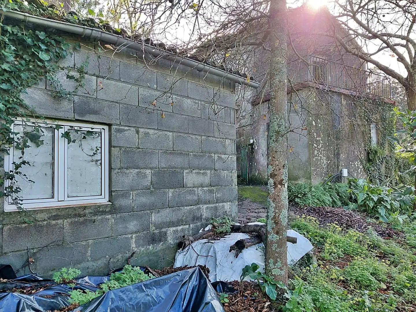 Vista exterior de Casa o xalet en venda en Vilagarcía de Arousa amb Jardí privat, Terrassa i Traster