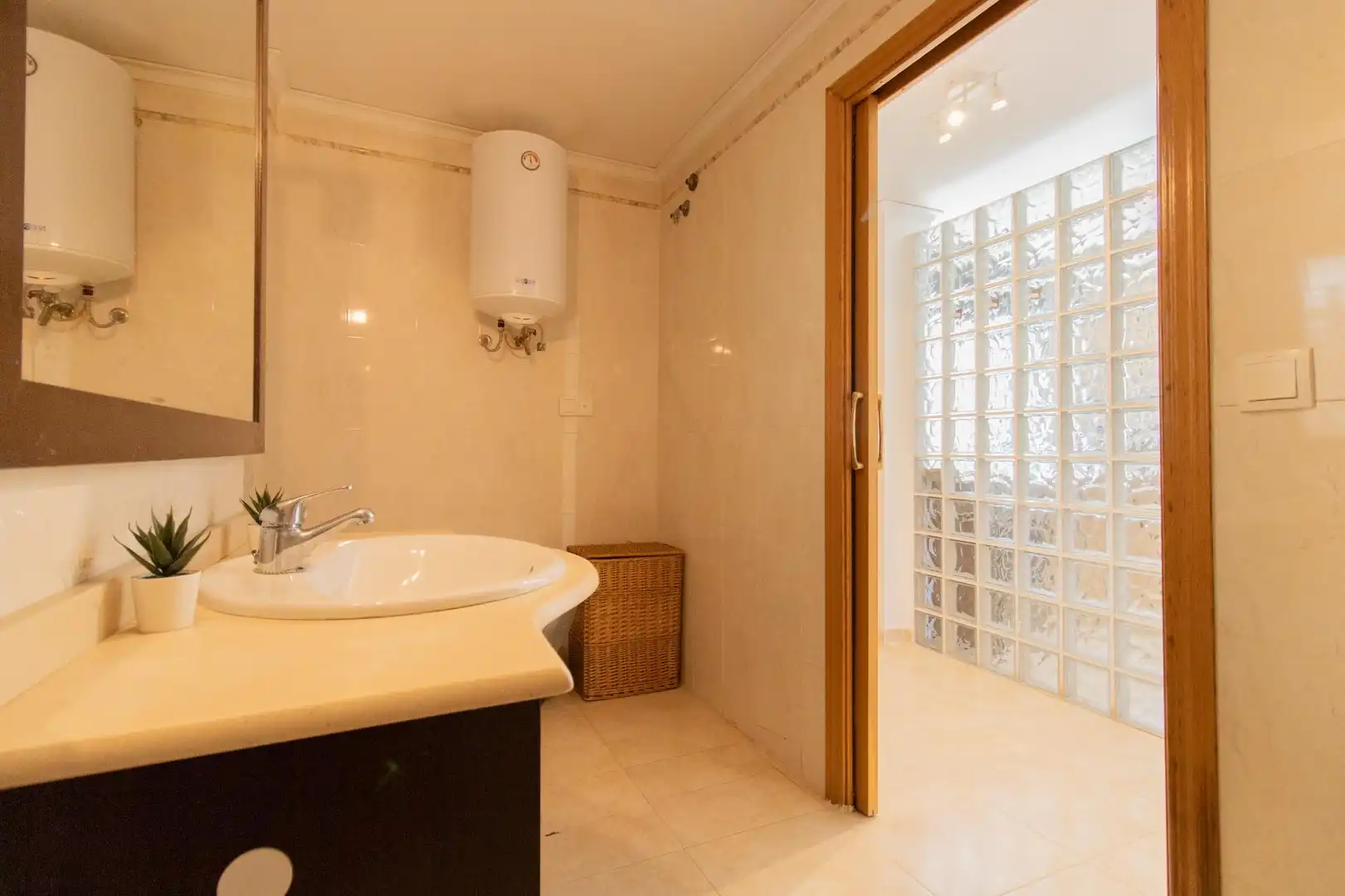 Baño de Apartamento en venta en Estivella con Amueblado y Balcón