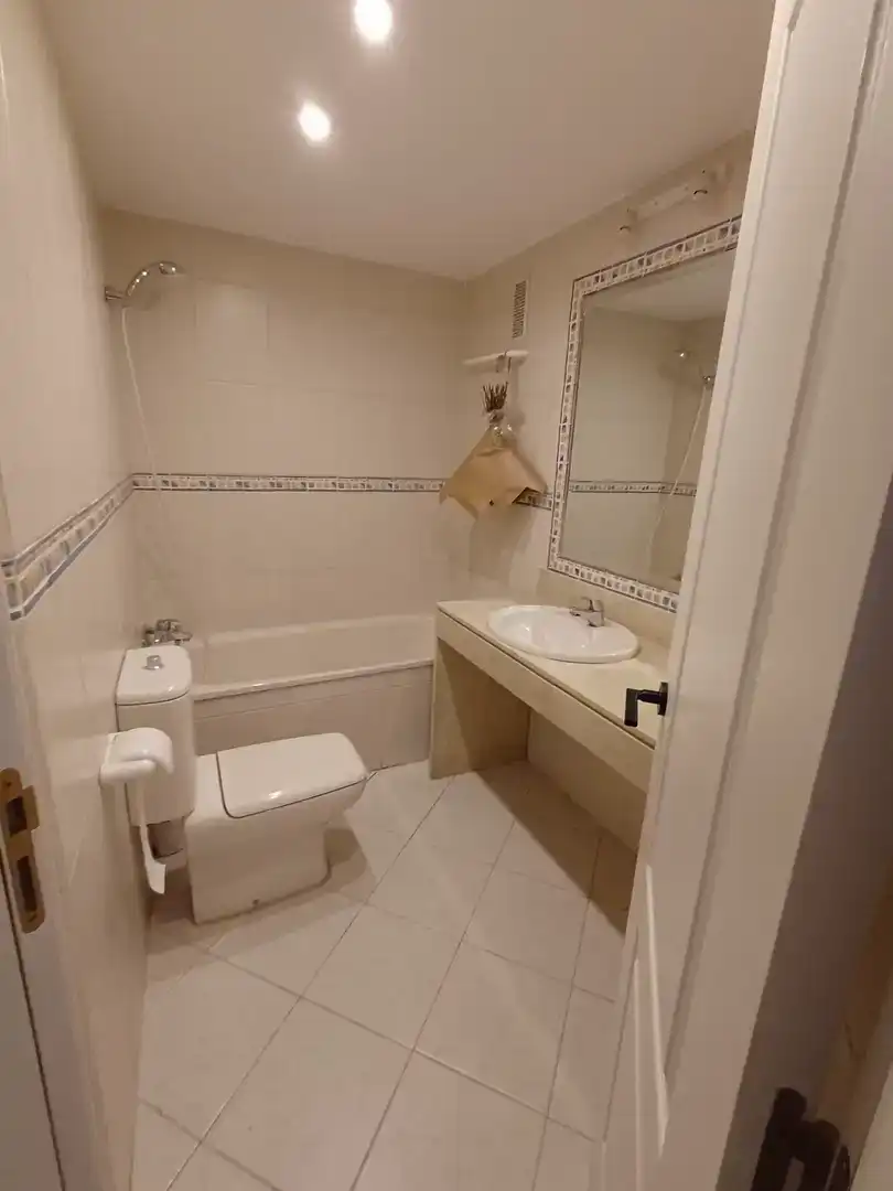 Bathroom of Flat for rent in Pozuelo de Alarcón  with Air Conditioner and Swimming Pool