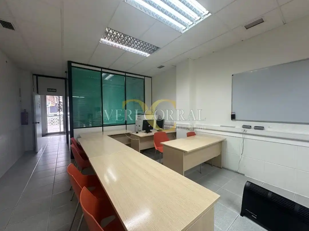 Commercial properties for rent in Oviedo   with Air Conditioner