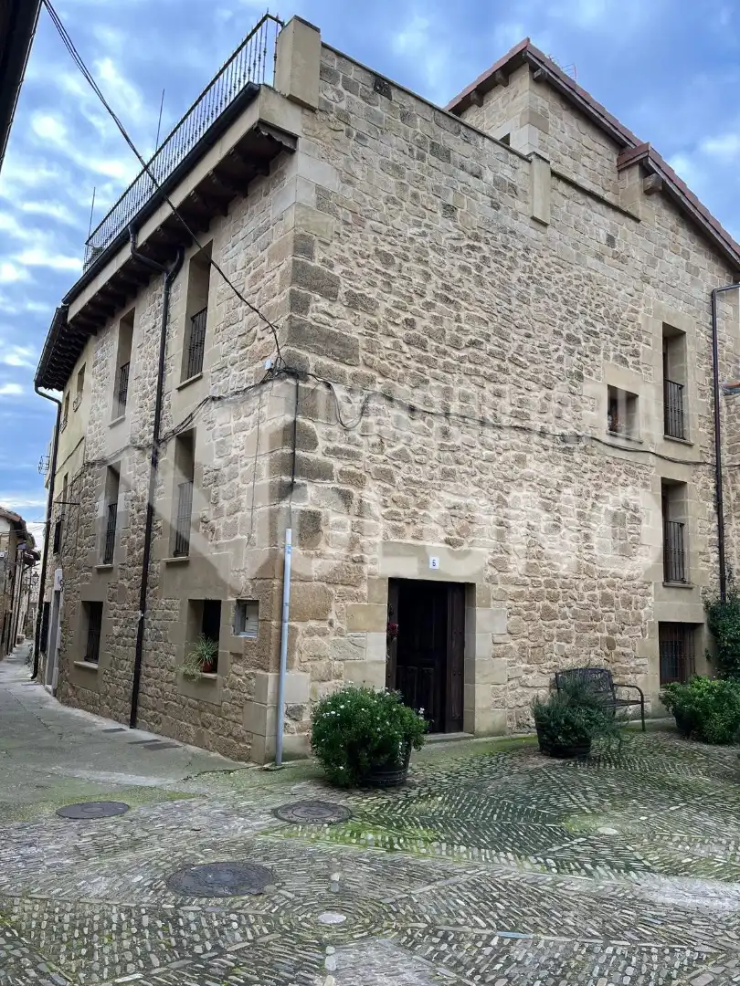 Vista exterior de Casa o xalet en venda en Sajazarra amb Calefacció, Terrassa i Forn