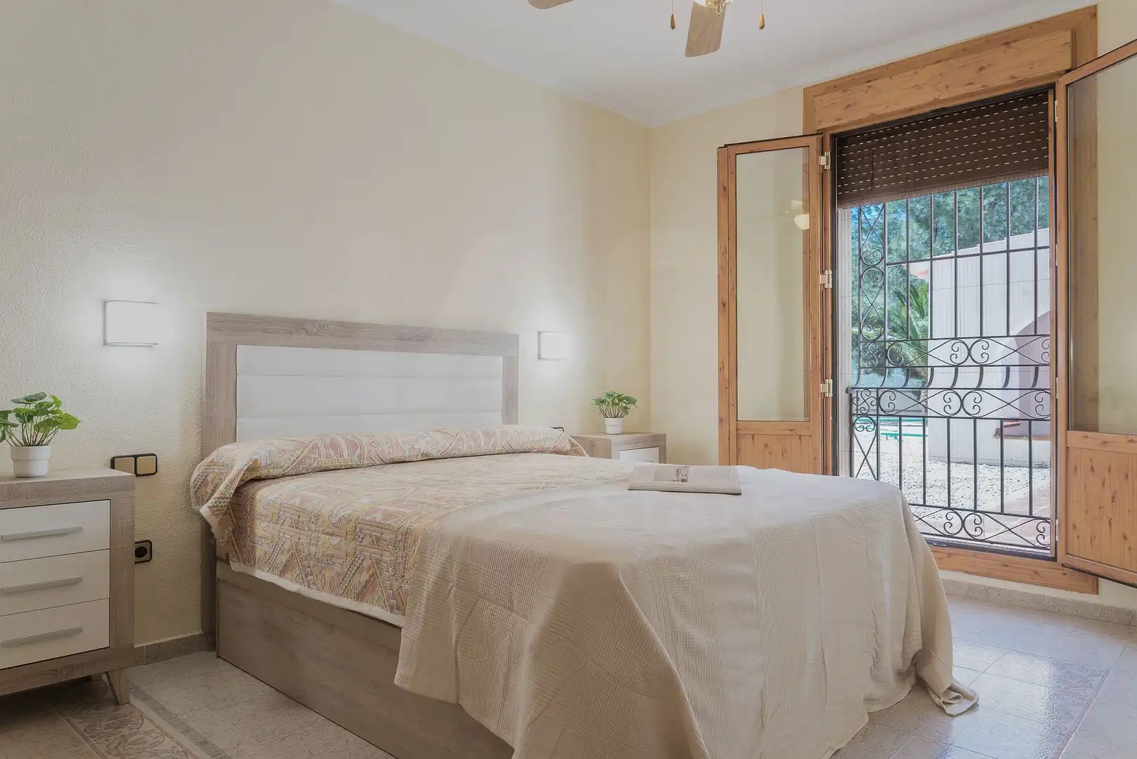 Casa rústica amb piscina en venda a Las Tres Villas, imagen 22