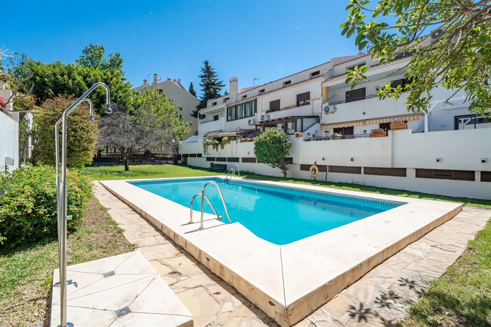 Piscina de Casa adosada en venda en Málaga