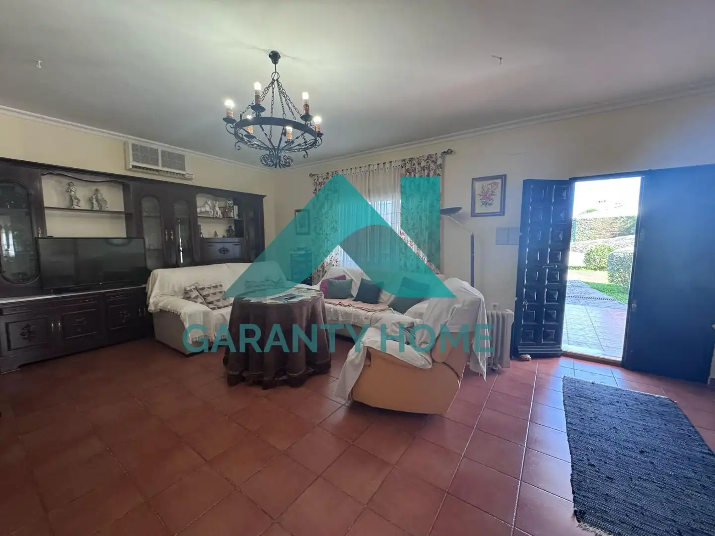 Vista exterior de Casa o xalet en venda en Cáceres amb Calefacció, Jardí privat i Traster