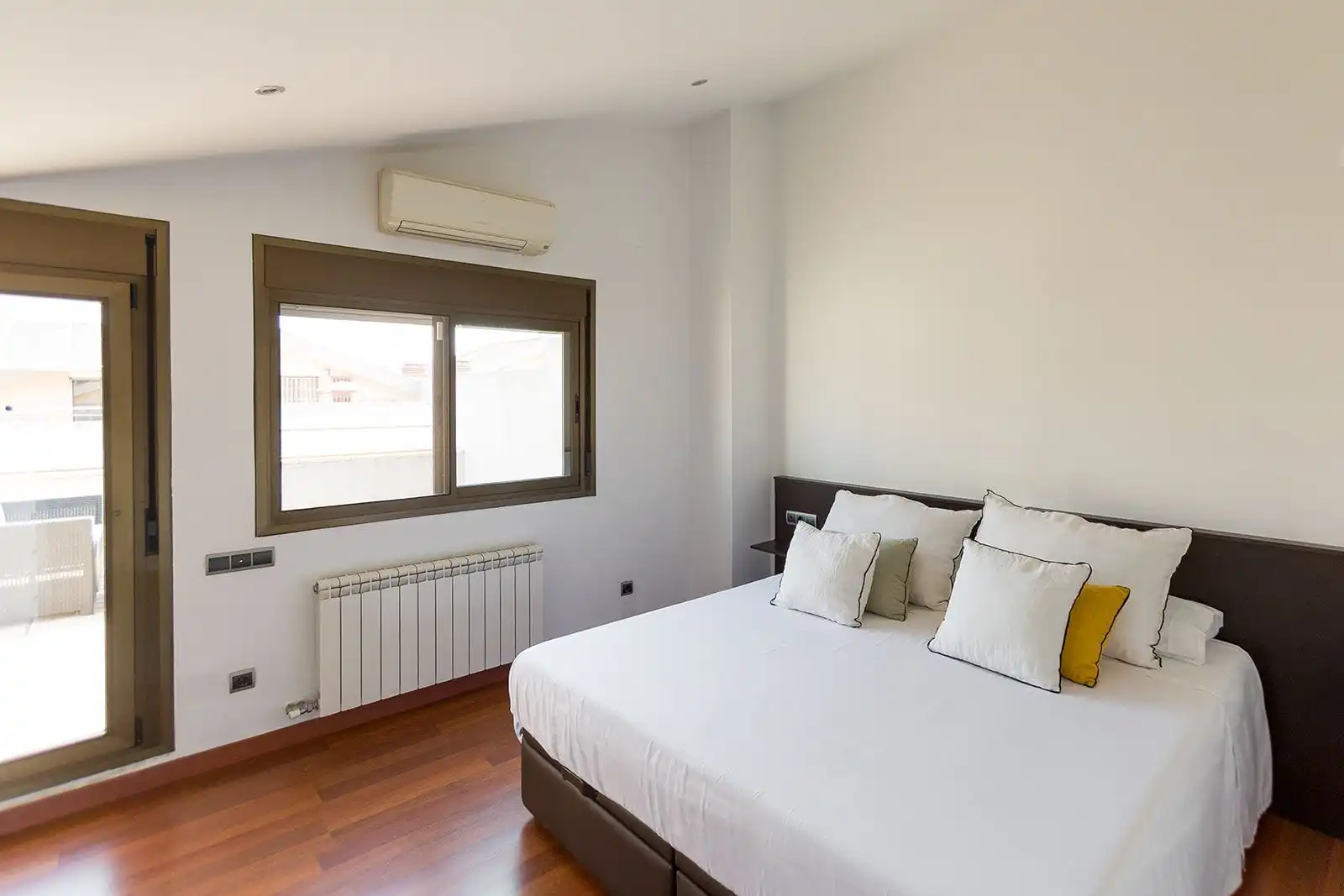 Dormitori de Casa adosada en venda en Tortosa amb Aire condicionat, Calefacció i Jardí privat