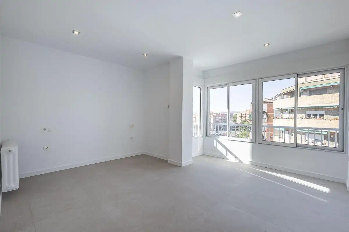 Bedroom of Flat for rent in Granada  with Air Conditioner, Heating and Terrace
