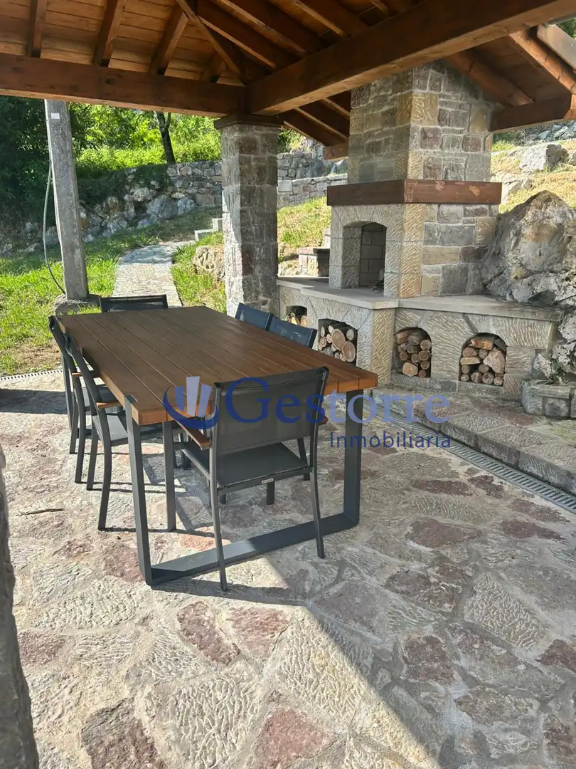 Casa amb terrassa en venda a LUGAR SINARIEGA