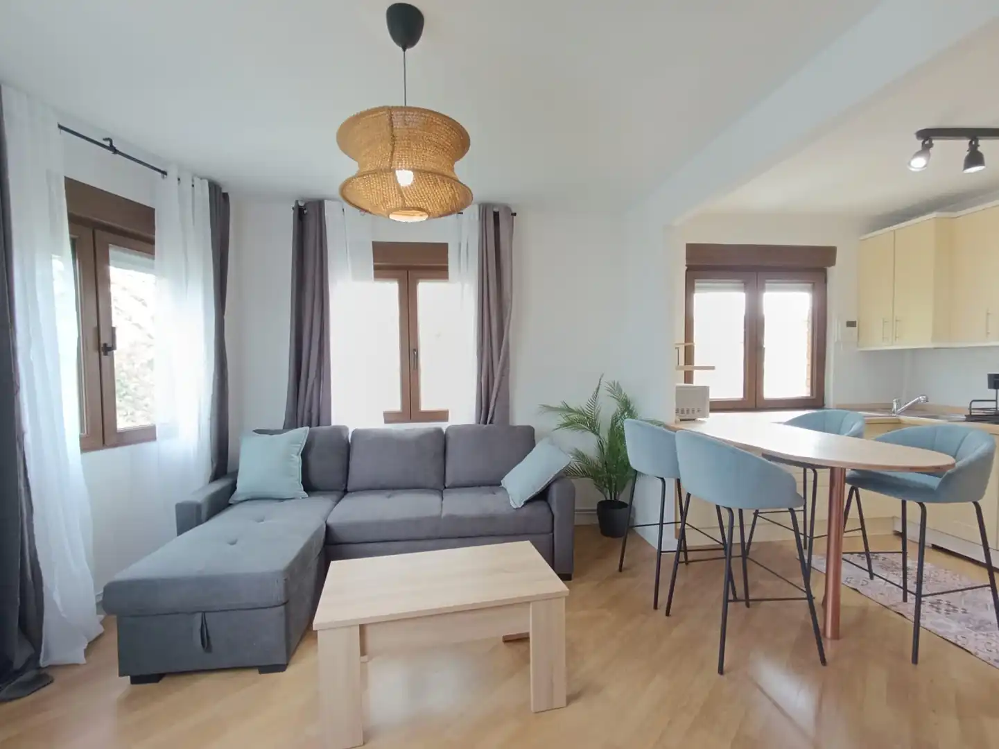 Sala de estar de Piso de alquiler en Siero con Calefacción y Amueblado