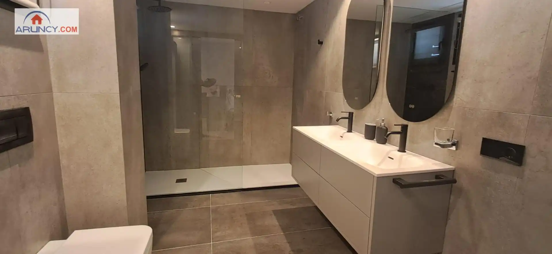 Bany de Casa o xalet de lloguer en Montequinto amb Aire condicionat, Jardí privat i Traster