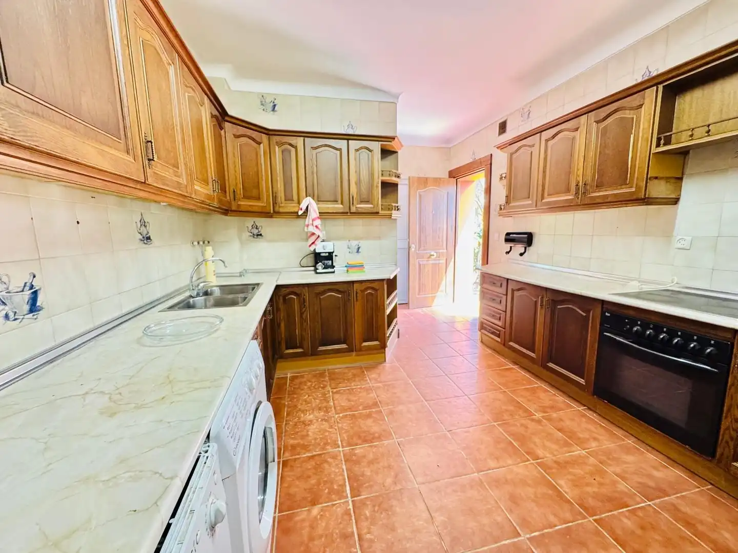 Kitchen of Houses for sale in Algeciras  with Private garden and Swimming Pool
