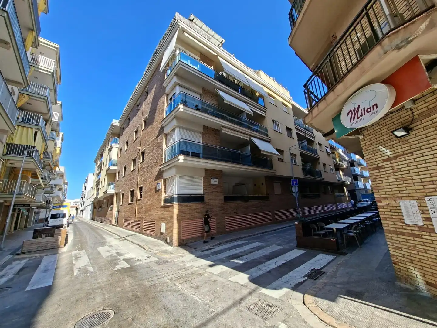 Außenansicht von Erdgeschoss zum Verkauf in Calafell mit Terrasse und Balkon