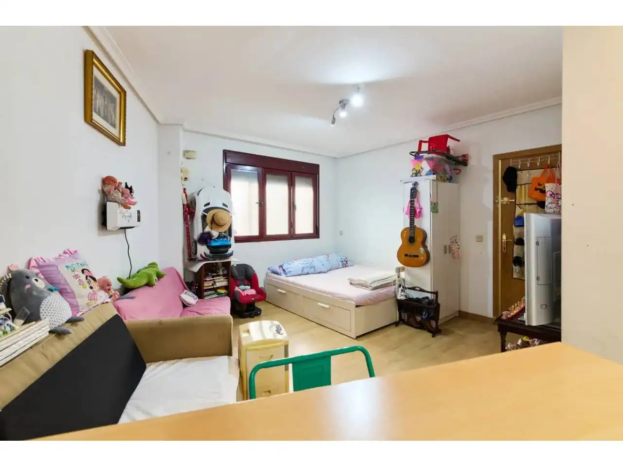 Sala d'estar de Pis en venda en Barcelona amb Aire condicionat, Parquet i Moblat