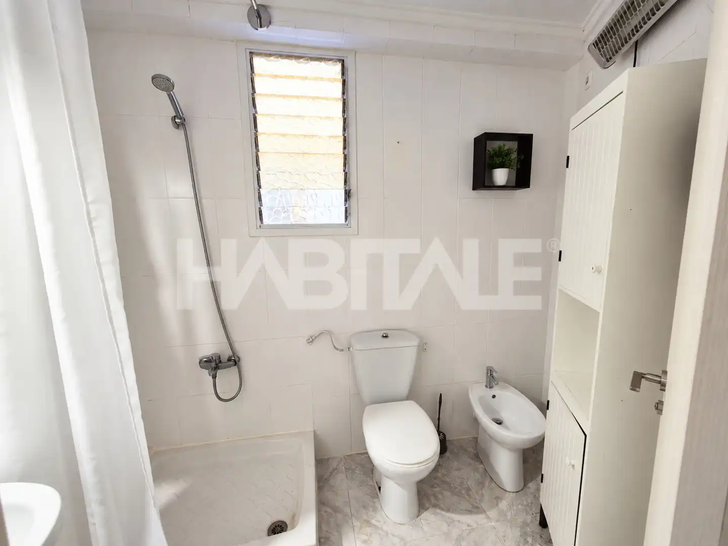 Badezimmer von Wohnung zur Miete in La Saïdia
