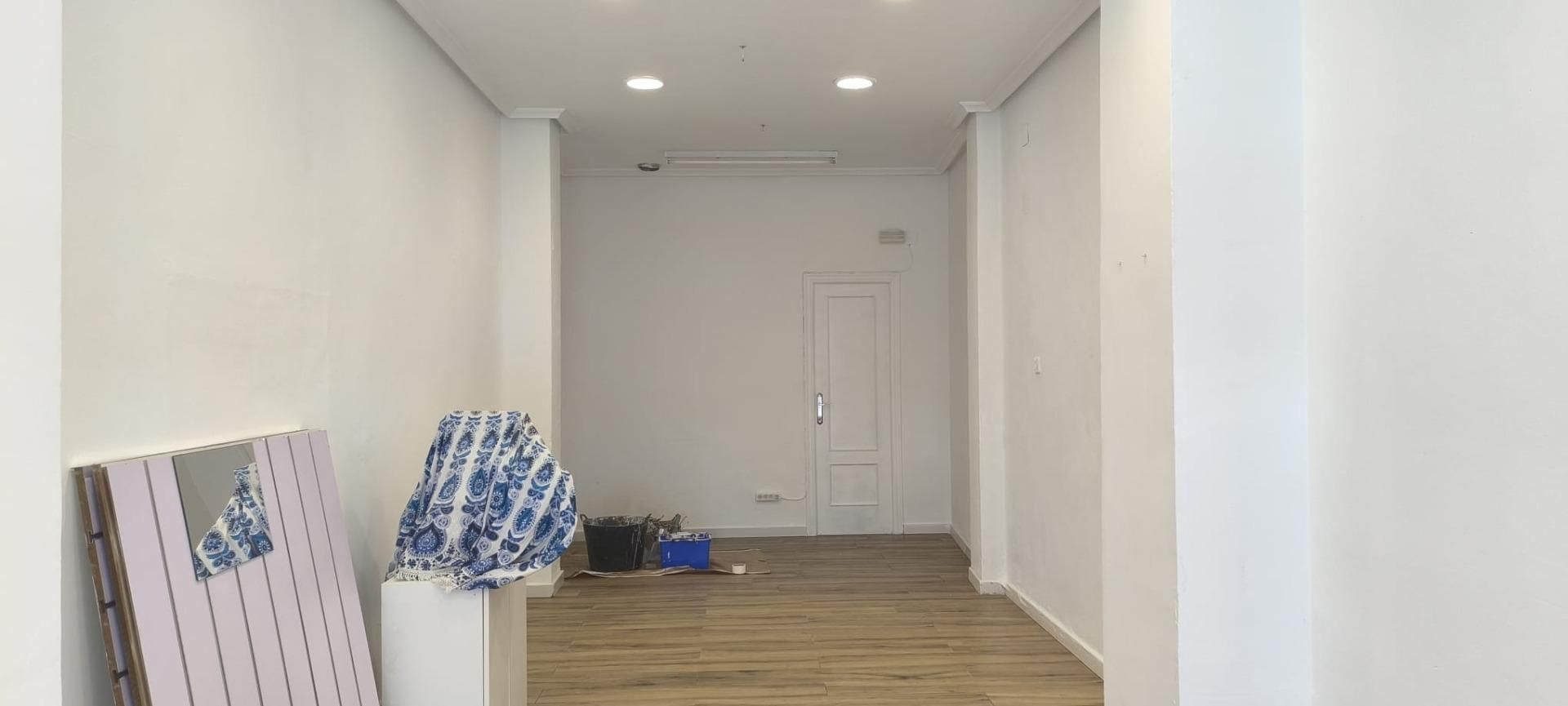 Premises for sale in Elche / Elx  with Air Conditioner