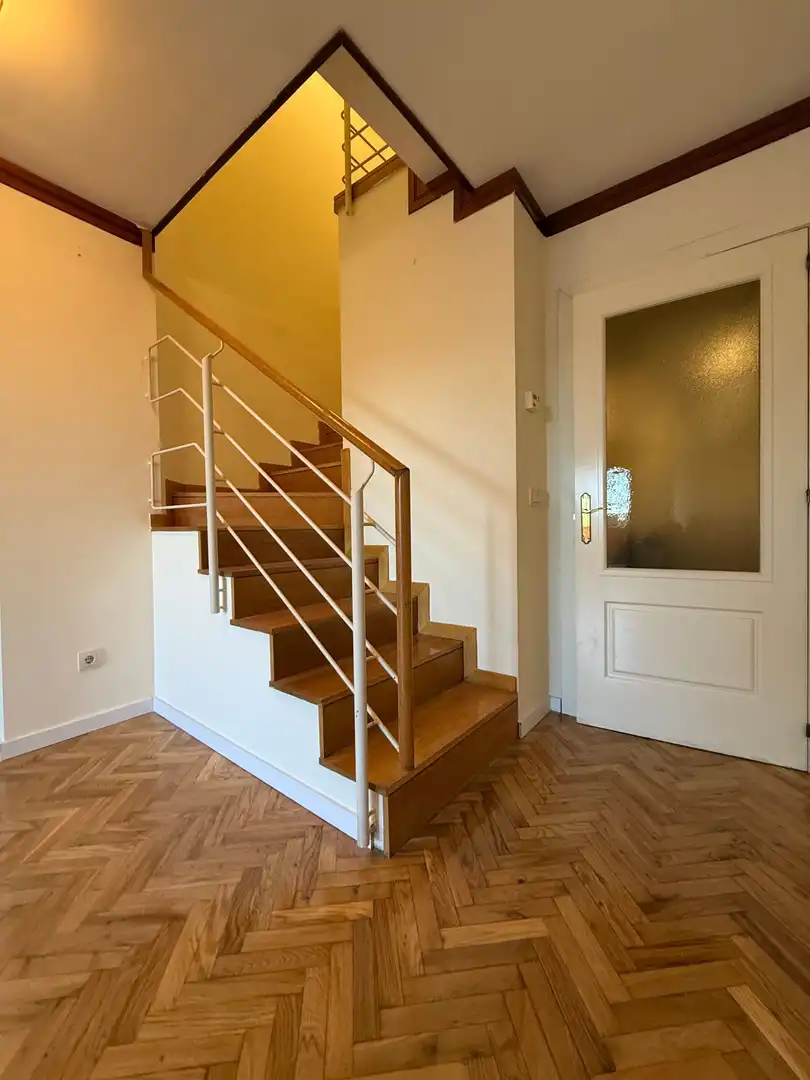 Dúplex en venta en Pozuelo de Alarcón con Aire acondicionado, Trastero y Piscina comunitaria