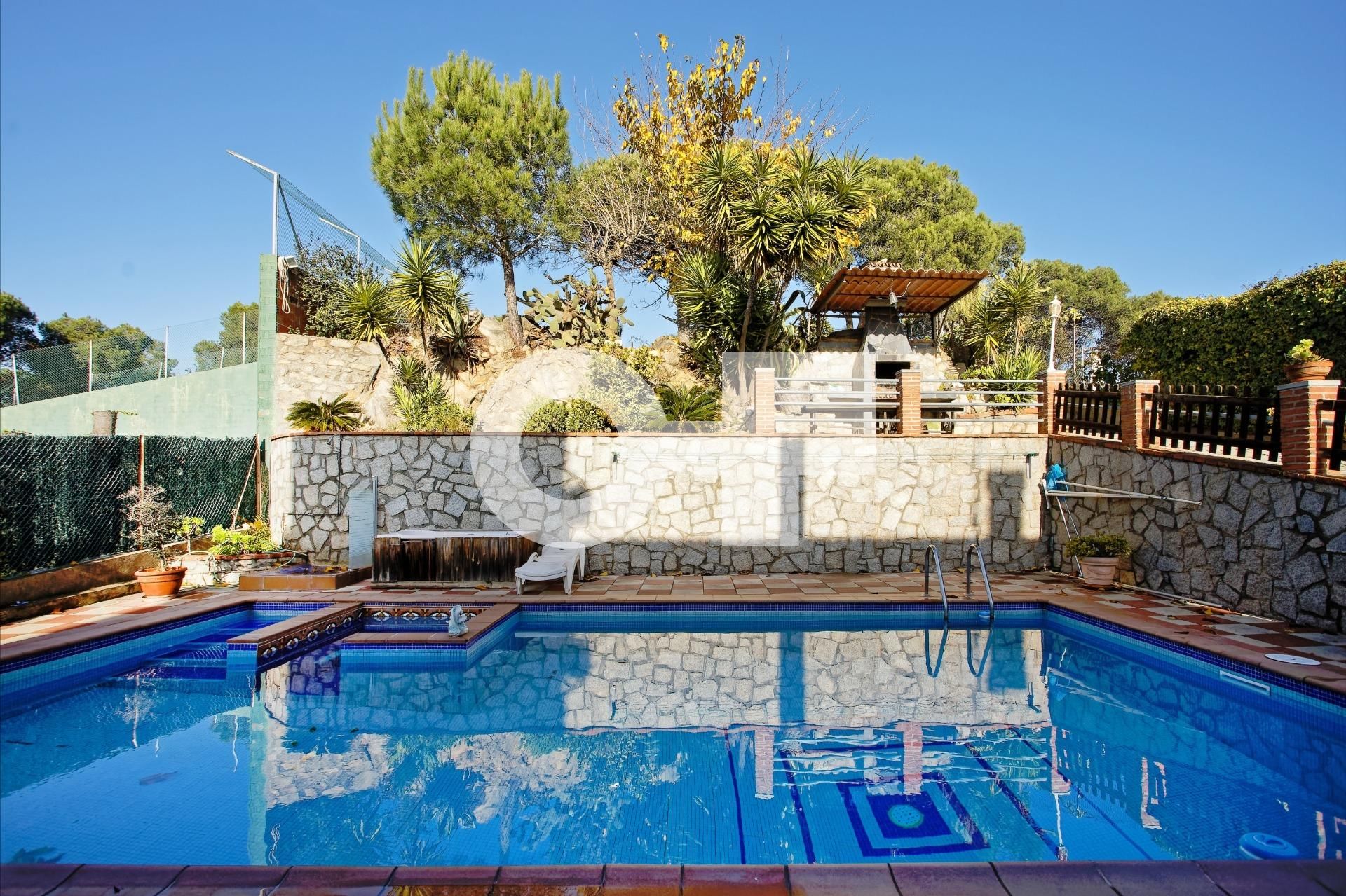 Piscina de Edifici en venda en Sant Fost de Campsentelles