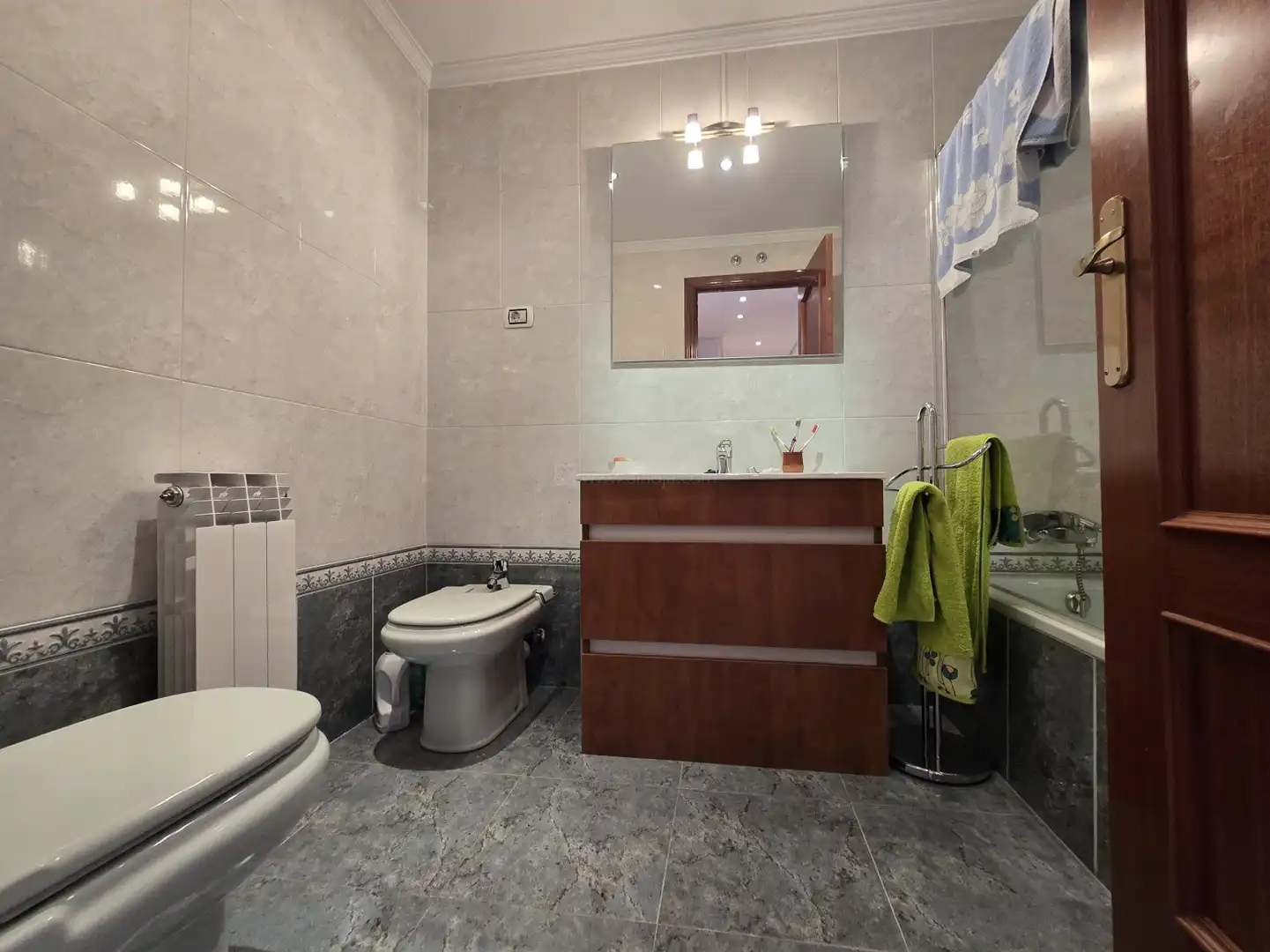 Bathroom of Flat for sale in  Logroño  with Heating, Parquet flooring and Storage room